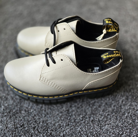 DR. MARTENS AUDRICK PLATFORM DERBY WOMEN'S SHOES COBBLESTONE GREY SIZE 7 - Picture 4 of 9